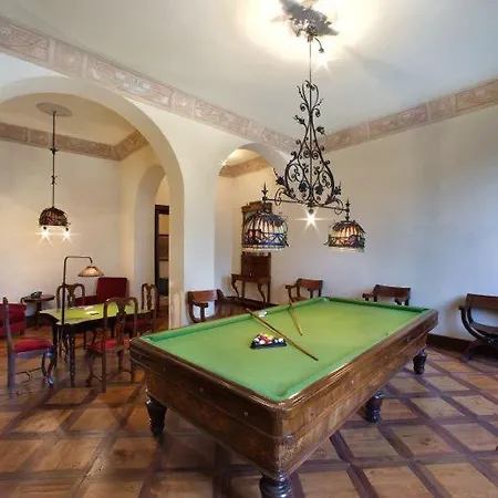 Sleeps 15 Pool Air Con Wifi וילה